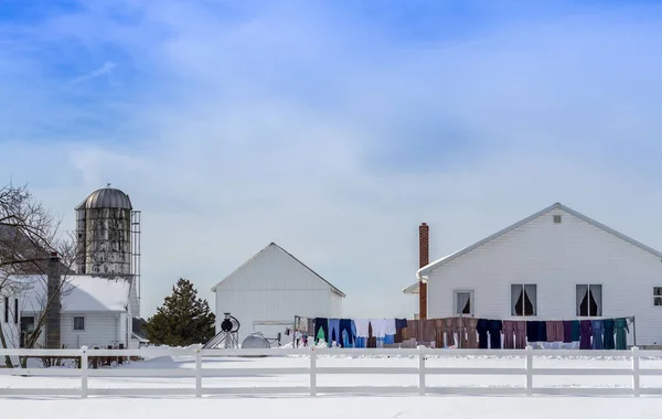Krásný Výhled Bílou Budovu Farmu Během Zimy Doveru Delaware Usa — Stock fotografie