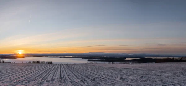 Una Splendida Vista Paesaggio Con Lago Tramonto Sullo Sfondo Svezia — Foto Stock