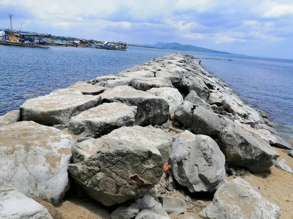 Rompeolas Cerca Muelle Una Mañana Nublada — Foto de Stock