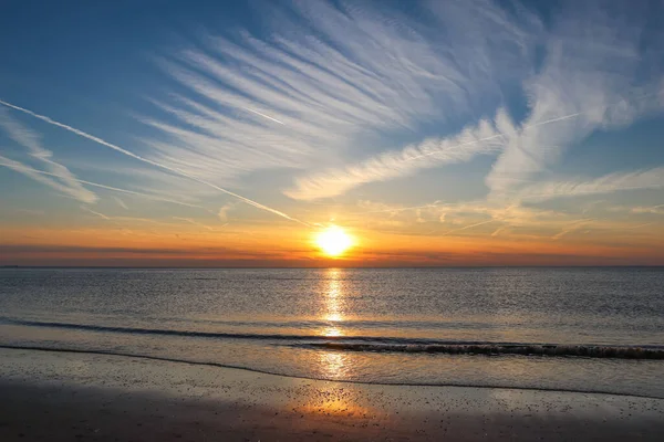 夕日の海の地平線の美しい風景 — ストック写真
