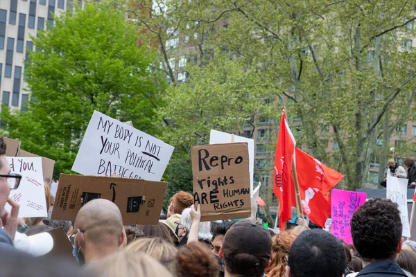 Young Female Holding Cardboard Sign Words Repro Rights Human Rights — Stock Photo, Image