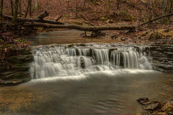 Podzimní Barvy Spadlé Stromy Obklopující Krásný Vodopád Tanyard Creek Bella — Stock fotografie