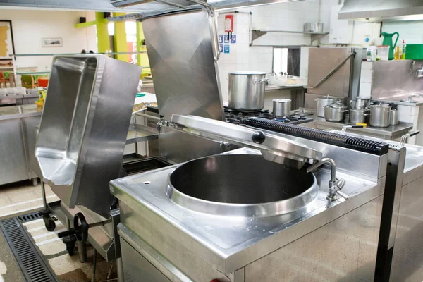 Una Cucina Professionale Del Ristorante Con Attrezzature Acciaio Inox — Foto Stock