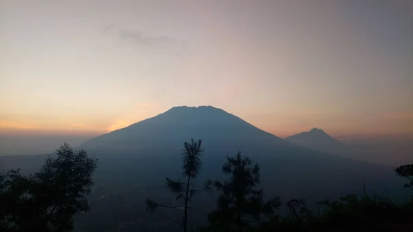 Uma Vista Distante Monte Slamet Durante Pôr Sol Java Central — Fotografia de Stock