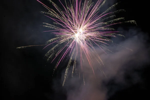 Nahaufnahme Eines Schönen Feuerwerks Nachthimmel — Stockfoto