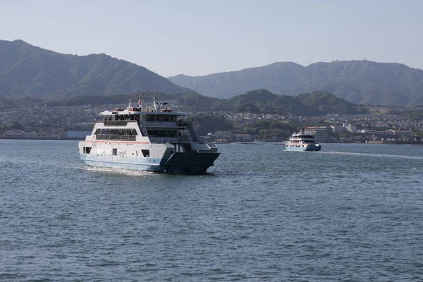 Die Beiden Öffentlichen Fähren Wasser Hiroshima Japan — Stockfoto