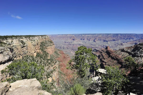 Uma Foto Grande Ângulo Grand Canyon Village Arizona Dia Ensolarado — Fotografia de Stock