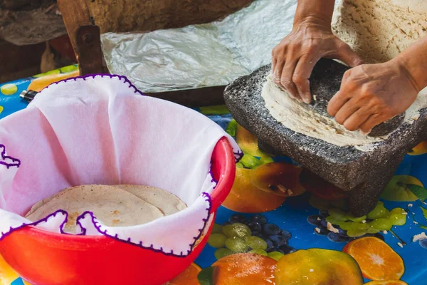 Mexican Woman Torturing Corn Mace Metate Wood Stove Make Homemade — Stock Photo, Image