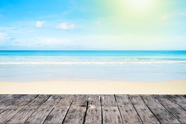 Uma Renderização Uma Praia Areia Contra Mar Azul Dia Ensolarado — Fotografia de Stock