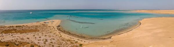 Panoramiczny Widok Wyspę Geysum Egipcie Otoczony Morzem Czerwonym — Zdjęcie stockowe