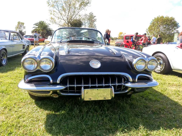 Gammal Svart Och Vit Sport Chevrolet Corvette Två Dörrar Cabriolet — Stockfoto