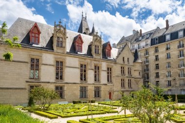 Paris, güzel Sens pansiyonu, Marais kütüphanesi.