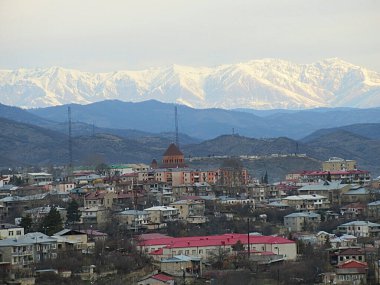 Artsakh 'ın sakin ve huzurlu başkenti Stepanakert' in genel bakışı