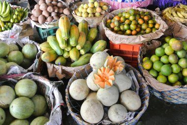 Antigua, Guatemala 'da bir meyve ve sebze pazarı