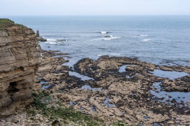 The Leas, Marsden, South Tyneside, İngiltere 'deki sahil manzarası.