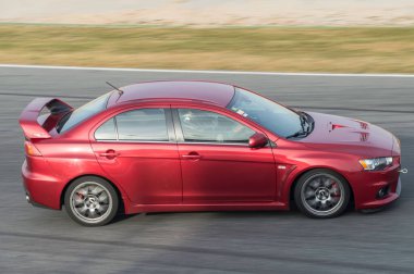 Hızlı Japon arabası, Mitsubishi Lancer 'ın özel ayarlama modeli.