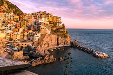 Cinque Terre, Manarola, İtalya 'dan Güzel Gün Batımı