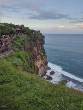 Uluwatu Deniz Tapınağı 'nın güzel bir görüntüsü.