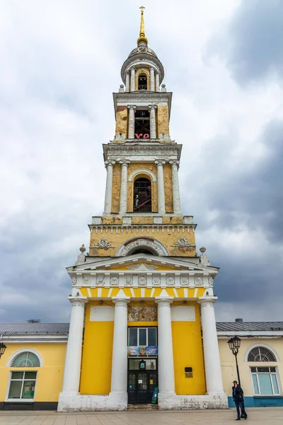 Een Lage Hoek Van Kerk Van Johannes Evangelist Met Klokkentoren — Stockfoto