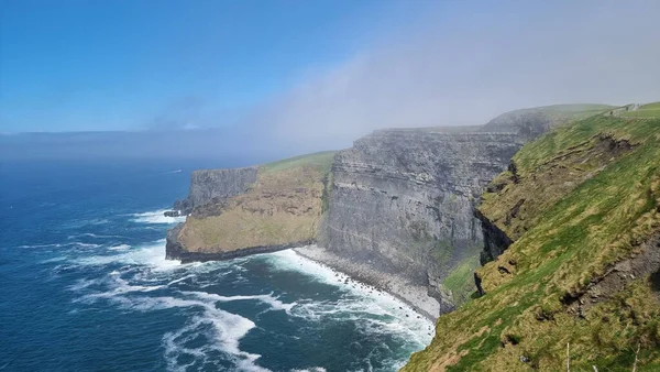 Beautiful Landscape Sea Waves Crushing Cliff Morning Ireland — Stock Photo, Image