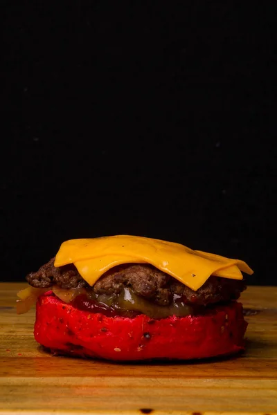 Hamburgers Artisanaux Avec Viande Fromage Pains Colorés Normaux — Photo