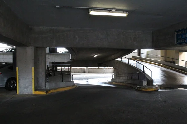 Interior Columbia Garage Durante Dia — Fotografia de Stock