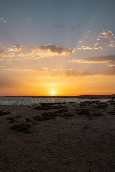 Vertikal Bild Röda Havet Geysum Island Egypten Livlig Solnedgång — Stockfoto