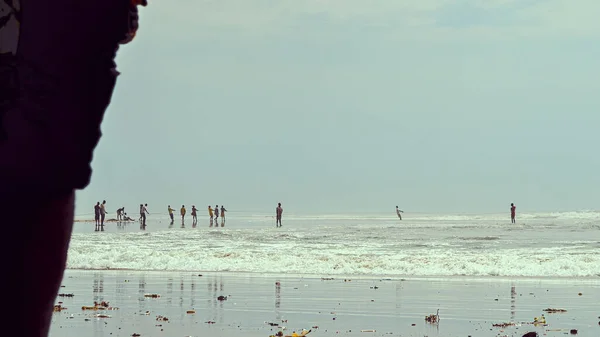 Beautiful Shot Group People Enjoying Time Fishing Water Beach — Stock Photo, Image