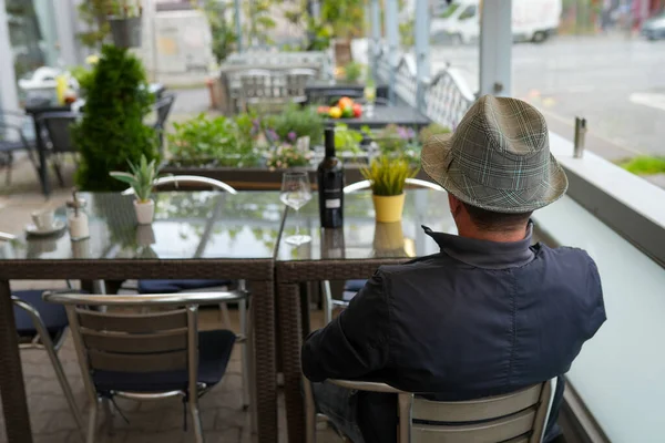 Caucasian Male Hat Seen Sitting Open Air Cafe — Stock Photo, Image