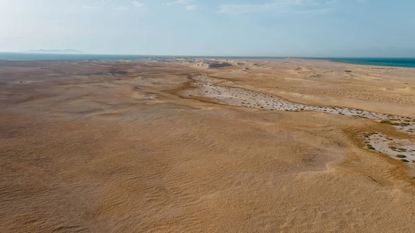 Une Vue Aérienne Île Geysum Egypte Entourée Par Mer Rouge — Photo