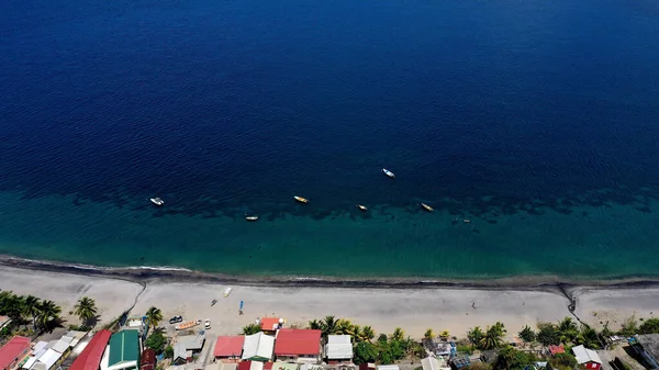 Drone Shot Beautiful Houses Beach Palms Small Boats Sea — Stock Photo, Image