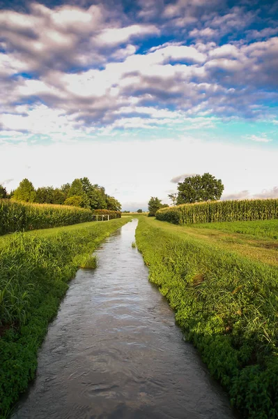 One Small River Cloudy Sky Italian Countryside — Stock Photo, Image