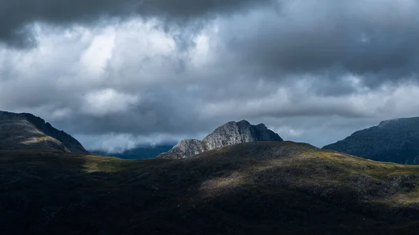 Uma Vista Fascinante Montanha Tryfan Vale Ogwen Snowdonia País Gales — Fotografia de Stock