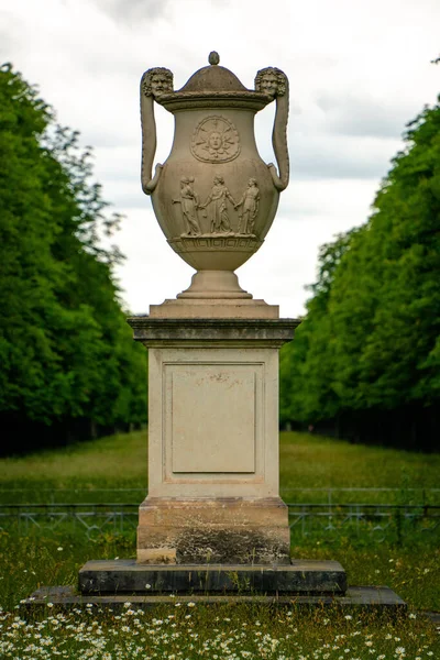 Vertical Shot Old Historical Sculpture Schloss Park Pillnitz Dresden Germany — Stock Photo, Image