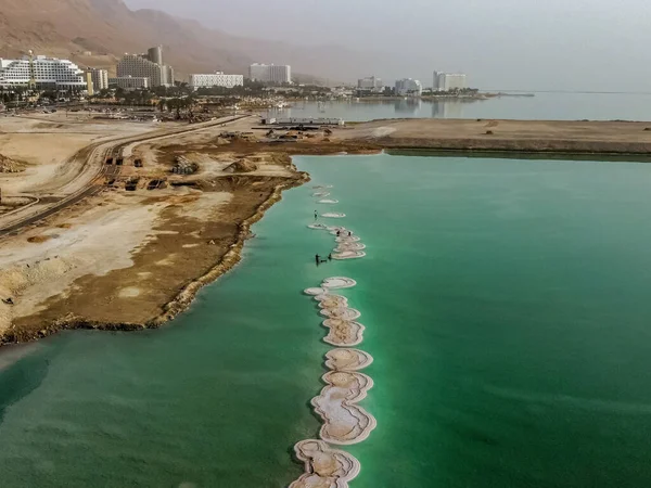 มมองทางอากาศของชายฝ งทะเลเดดซ ใกล บเนฟ โซฮาร สราเอลท การก วของเกล อบนน — ภาพถ่ายสต็อก
