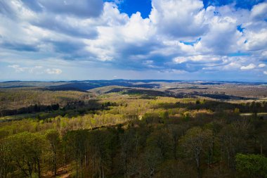 Harz Dağları 'ndaki Stolberg yakınlarındaki Auerberg nehri üzerindeki Josephskreuz' dan görüntü