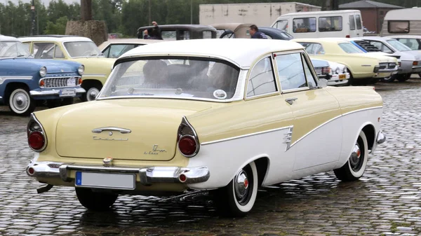 Ένα Γερμανικό Αυτοκίνητο Ford Χτίστηκε 1957 1960 Αυτό Κλασικό Αυτοκίνητο — Φωτογραφία Αρχείου