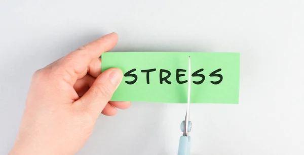 Stres Kelimesi Bir Kağıdın Üzerinde Durmaktır Kelimeyi Makasla Kesmek Tükenme — Stok fotoğraf