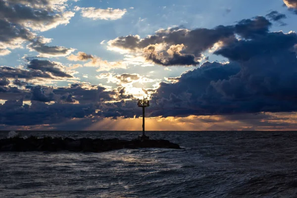 Rough Sea Cloudy Sky Sun Rays Background — Stock Photo, Image