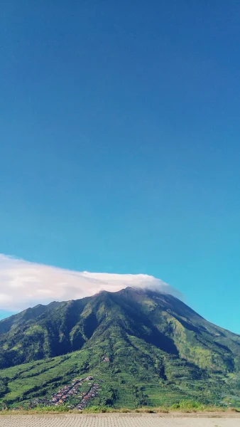 早上美丽的梅拉皮山风景 — 图库照片