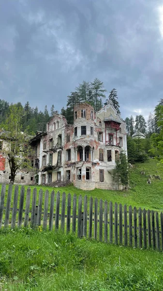 Old Bathhouse Which Destroyed World War One Abandoned — Stock Photo, Image