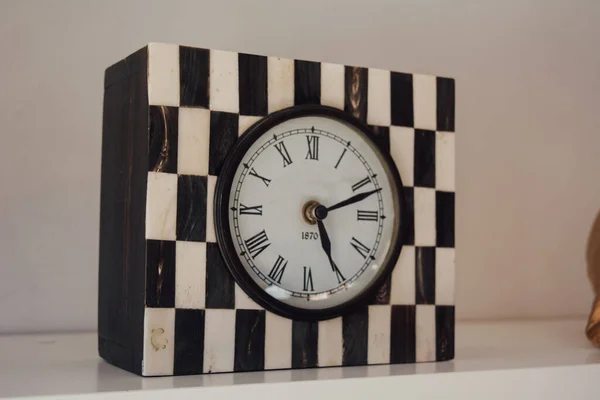 Closeup Shot Vintage Checkered Old Clock — Stock Photo, Image
