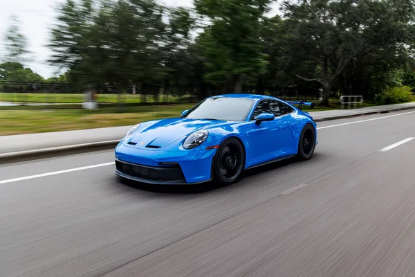 Egy Modern Kék Porsche 911 Gt3 Sportheg Mozgásban — Stock Fotó