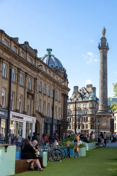 Gente Disfruta Sábado Por Tarde Newcastle Tyne Reino Unido Centro — Foto de Stock