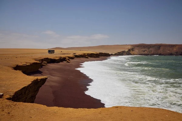 Peru Nun Paracas Çölündeki Kırmızı Kumsal Manzarası — Stok fotoğraf