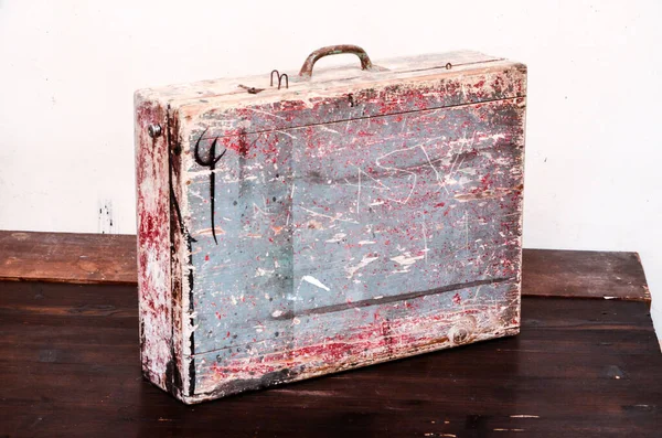 Vintage Wood Colored Brown Suitcase Wooden Table — Stock Photo, Image