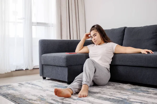 Young Girl Having Rest Sitting Floor Leaning Couch — Stock Photo, Image