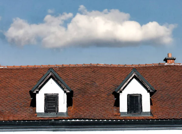 Primo Piano Una Vecchia Casa Sul Tetto Zagabria Croazia — Foto Stock