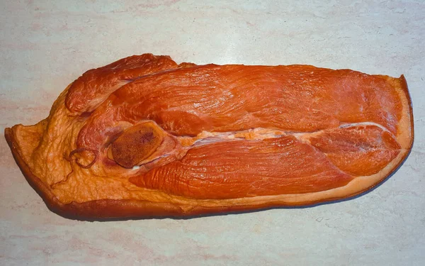 Ένα Κομμάτι Καπνιστό Κρέας Χοιρινό Φέτα — Φωτογραφία Αρχείου
