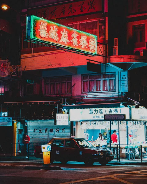 Hong Kong Çin Yolda Giden Bir Arabanın Dikey Görüntüsü — Stok fotoğraf